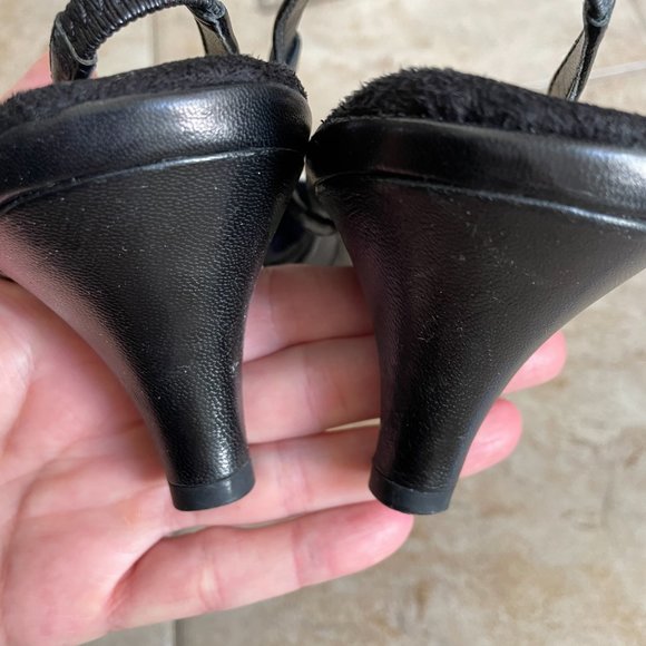 Cute black and white striped slingback "Aerosoles" shoes - Picture 3 of 3